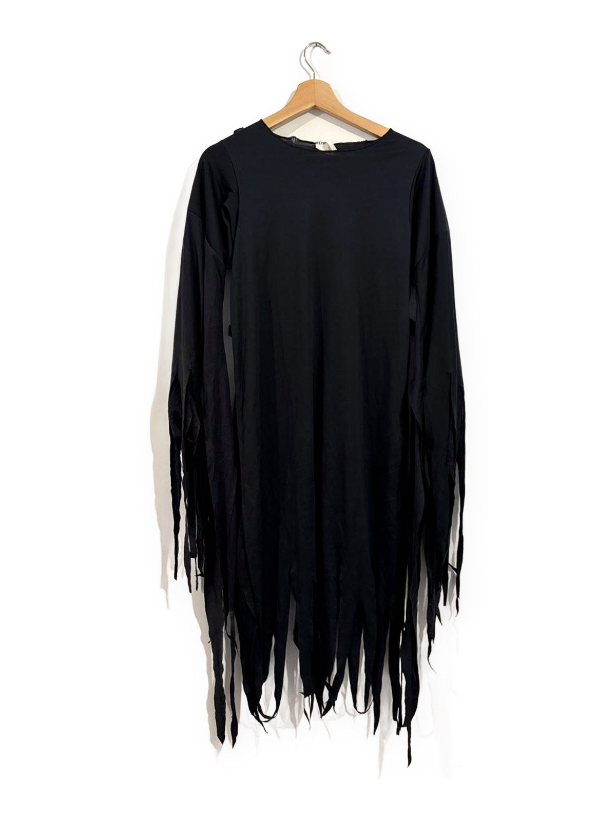 Vestido bruja negro largo con flecos